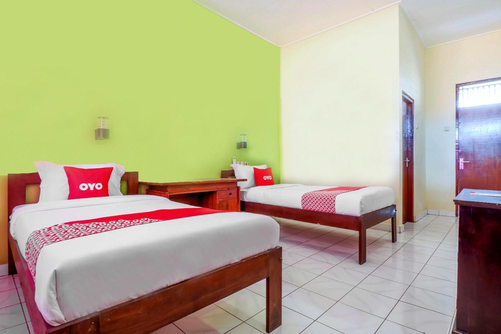 Legian Oyo 2184 Nan Berlian Inn מראה חיצוני תמונה