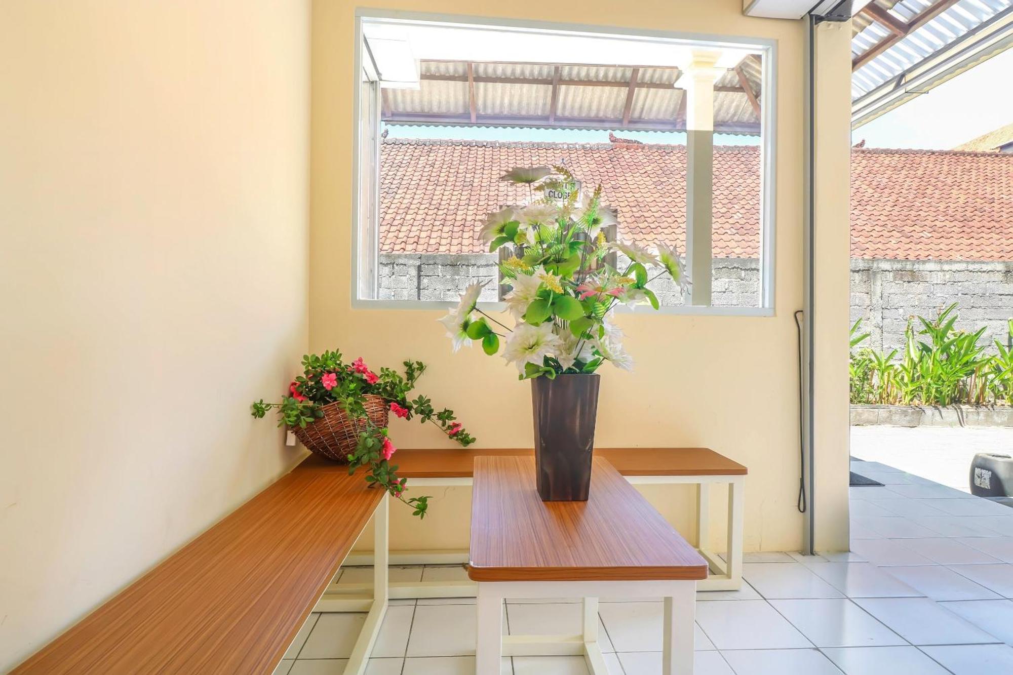 Legian Oyo 2184 Nan Berlian Inn מראה חיצוני תמונה