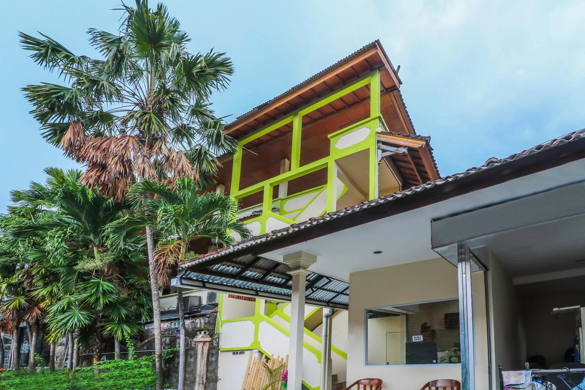 Legian Oyo 2184 Nan Berlian Inn מראה חיצוני תמונה