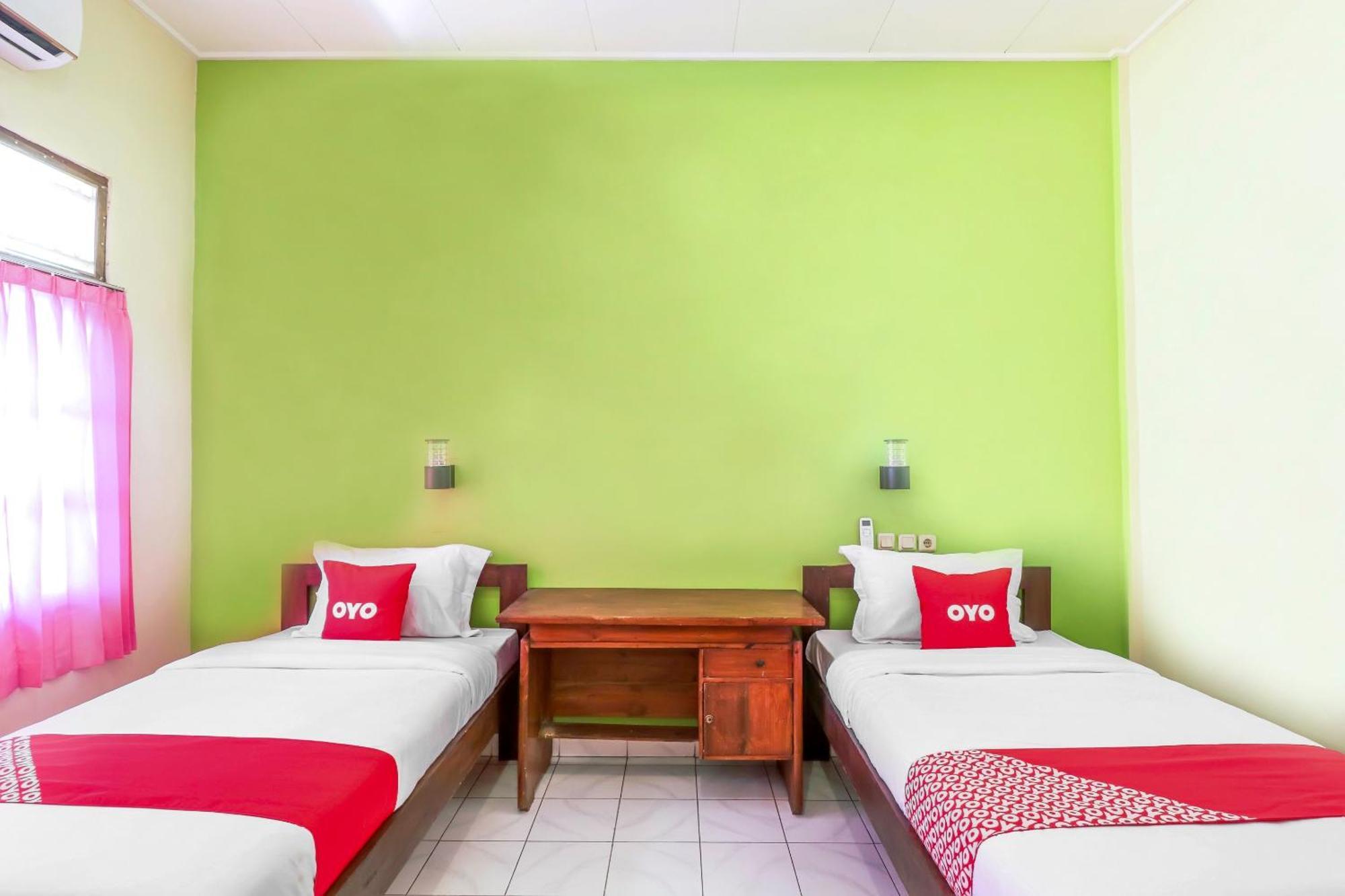 Legian Oyo 2184 Nan Berlian Inn מראה חיצוני תמונה