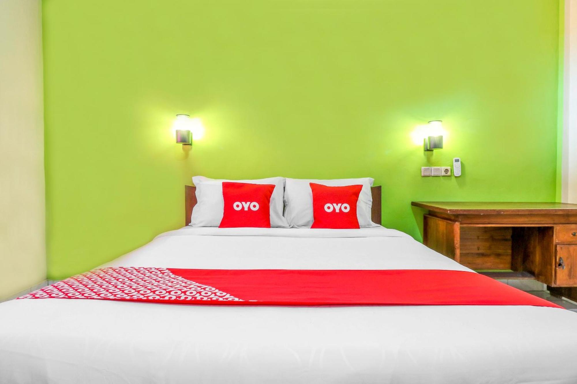 Legian Oyo 2184 Nan Berlian Inn מראה חיצוני תמונה