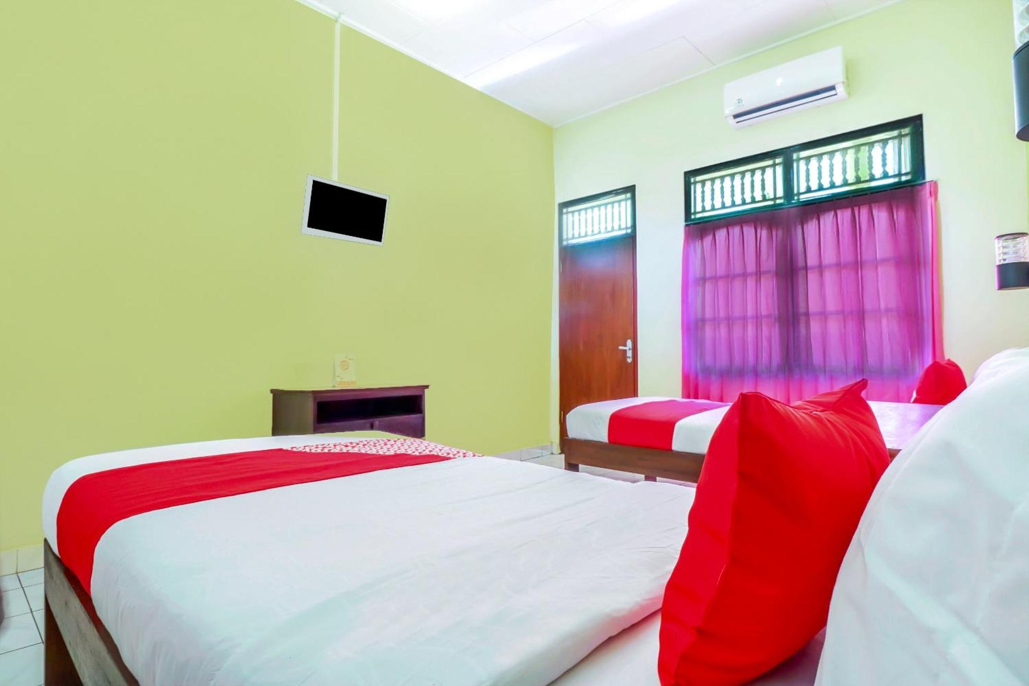 Legian Oyo 2184 Nan Berlian Inn מראה חיצוני תמונה