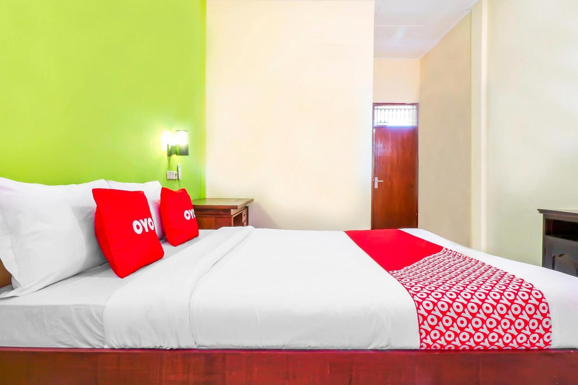Legian Oyo 2184 Nan Berlian Inn מראה חיצוני תמונה