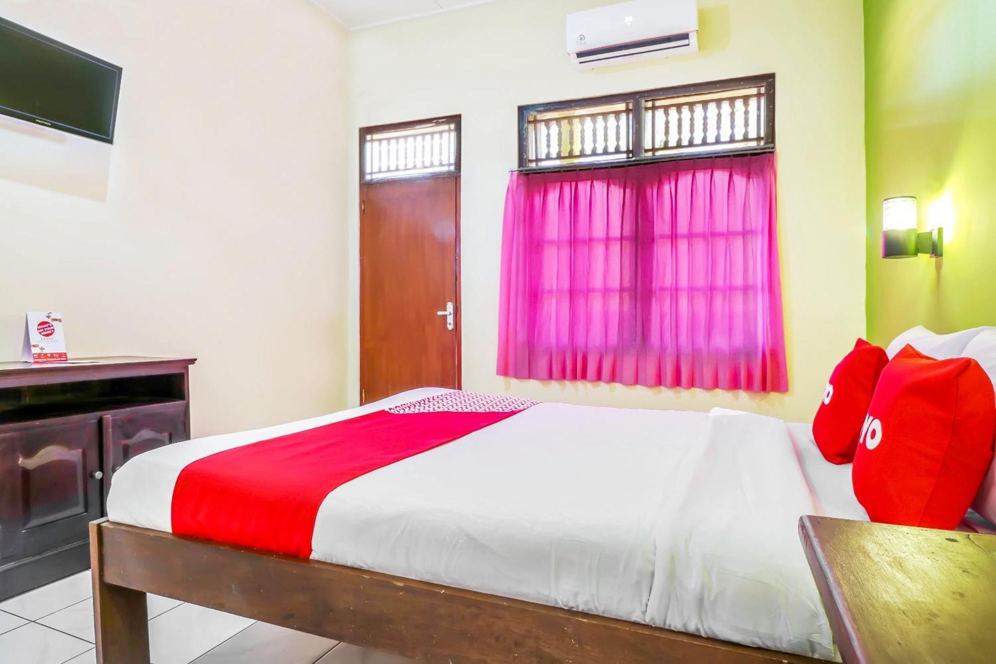 Legian Oyo 2184 Nan Berlian Inn מראה חיצוני תמונה